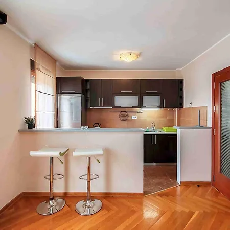 Sunny Three-bedroom In